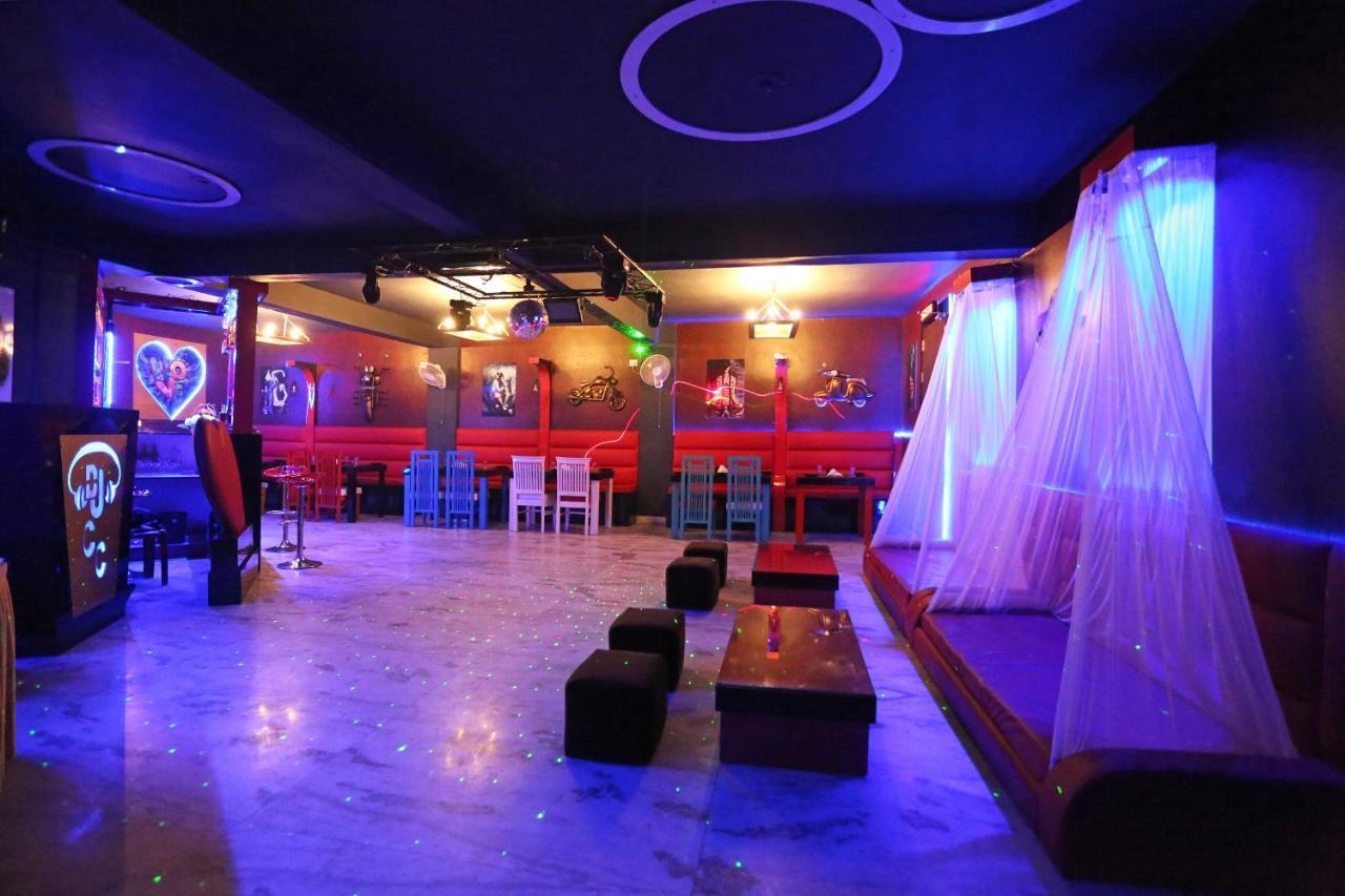 Oyo 3202 Hotel Gayatri Residency Agra  Bagian luar foto