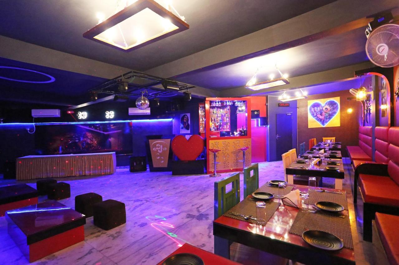 Oyo 3202 Hotel Gayatri Residency Agra  Bagian luar foto