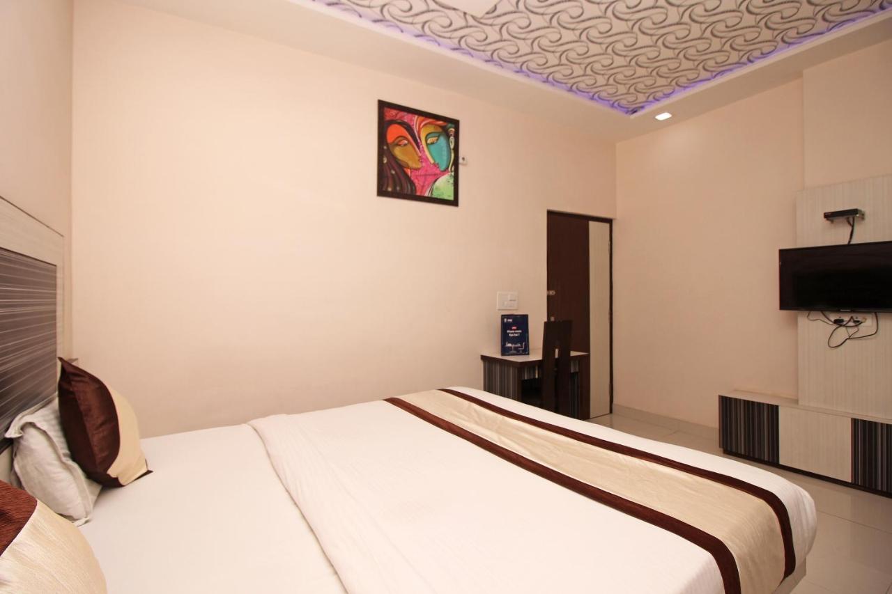 Oyo 3202 Hotel Gayatri Residency Agra  Bagian luar foto