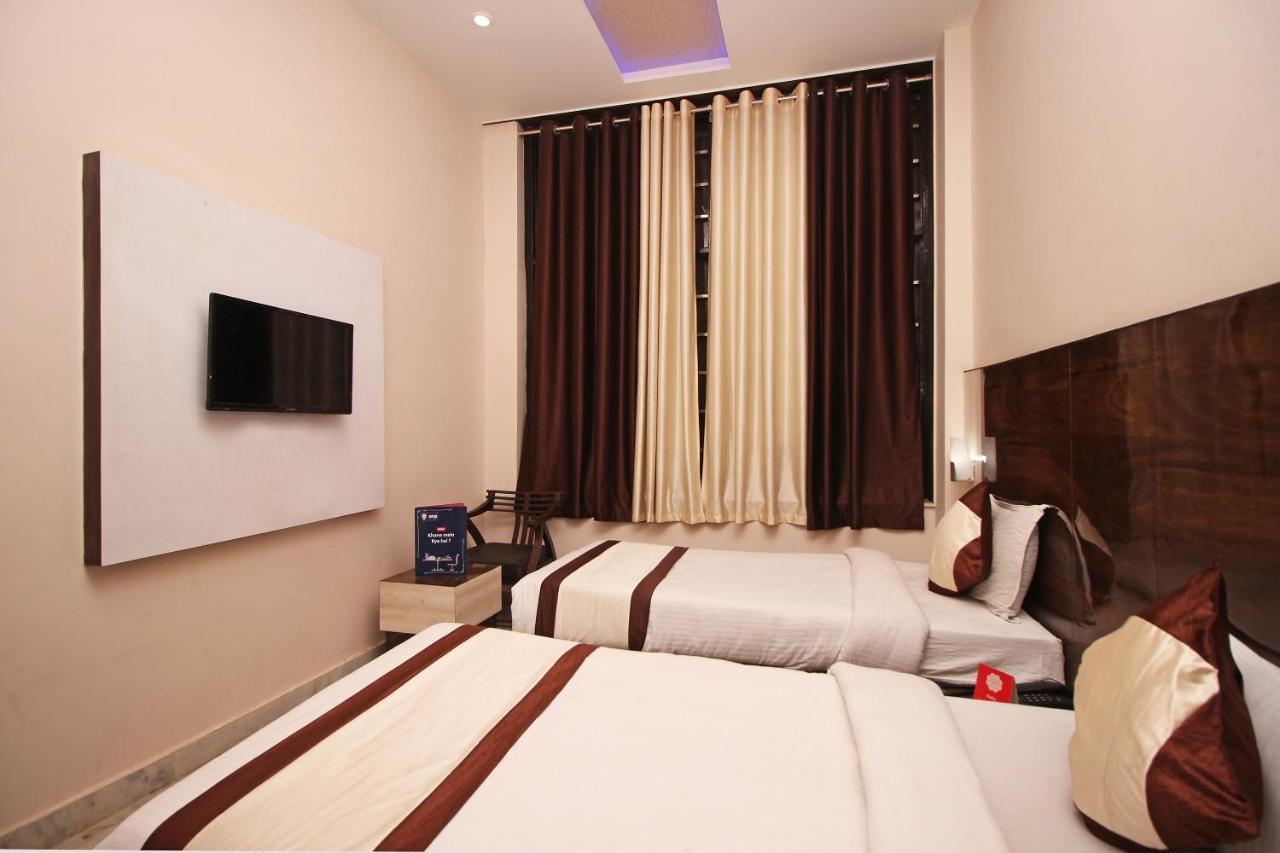 Oyo 3202 Hotel Gayatri Residency Agra  Bagian luar foto
