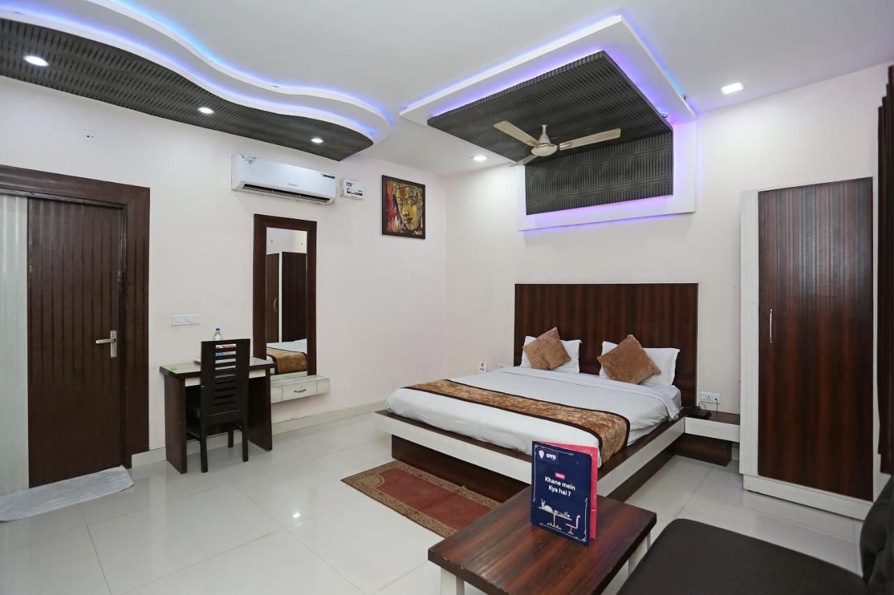 Oyo 3202 Hotel Gayatri Residency Agra  Bagian luar foto