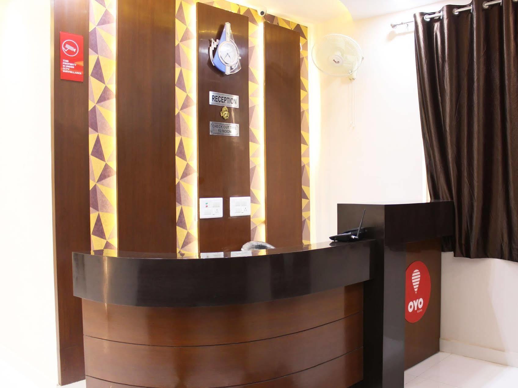 Oyo 3202 Hotel Gayatri Residency Agra  Bagian luar foto