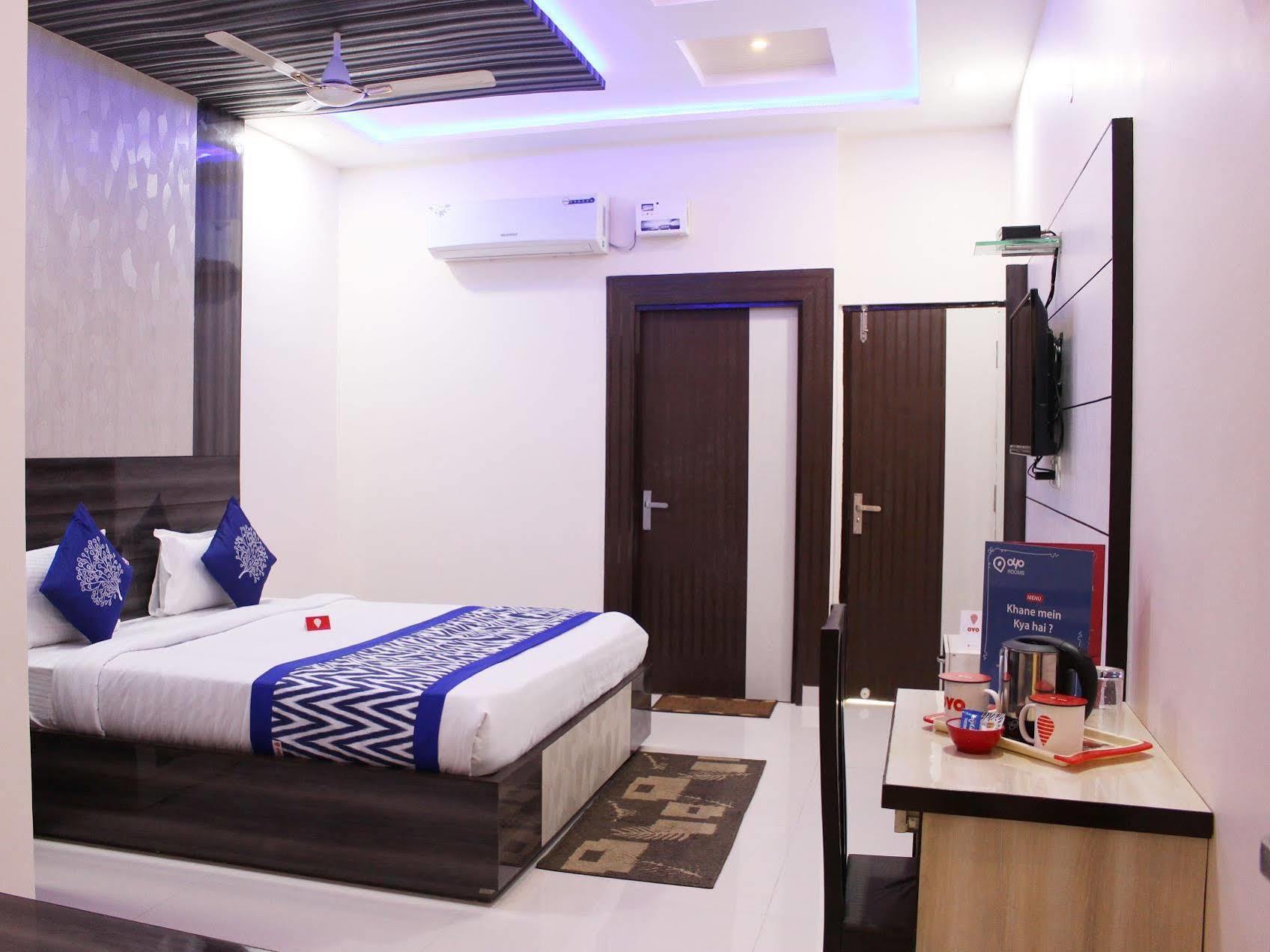 Oyo 3202 Hotel Gayatri Residency Agra  Bagian luar foto